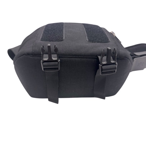 Crumpler Camera Bag – Removable Compartments, Adjustable Straps,‎ 9.5” - Picture 7 of 8